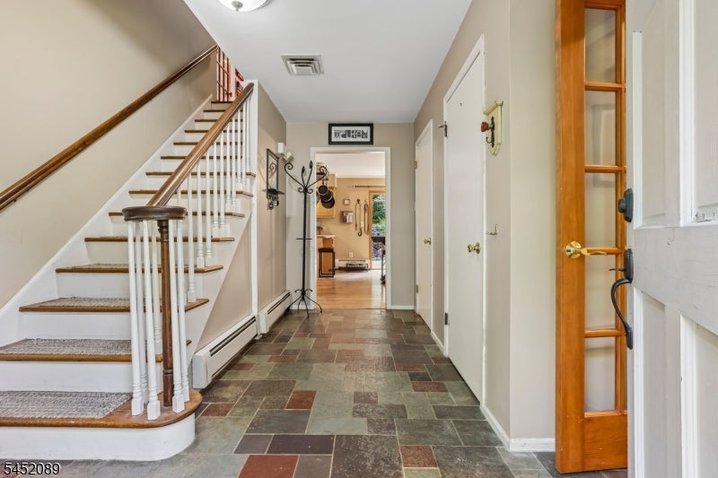 16 Zander Ln