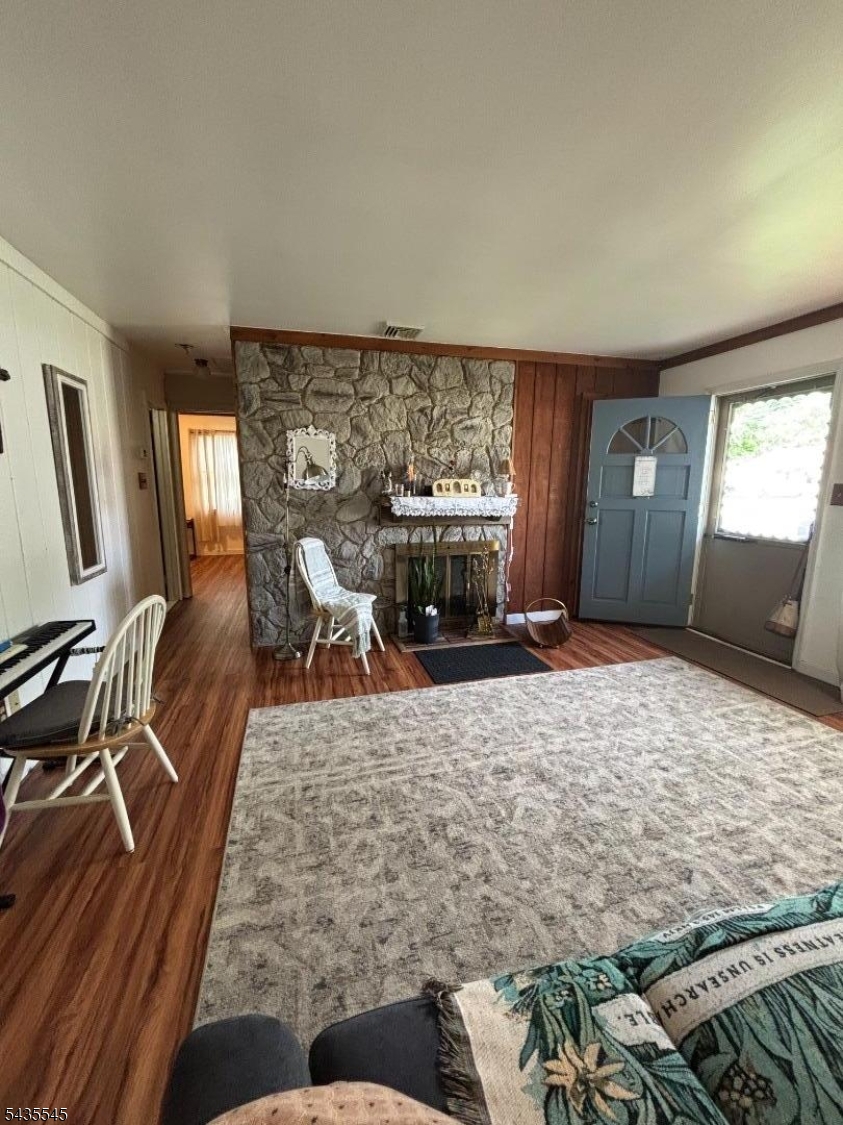 492 Booth Ct