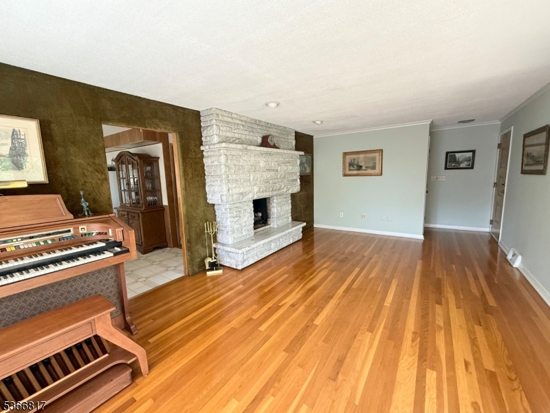 877 Boonton Ave