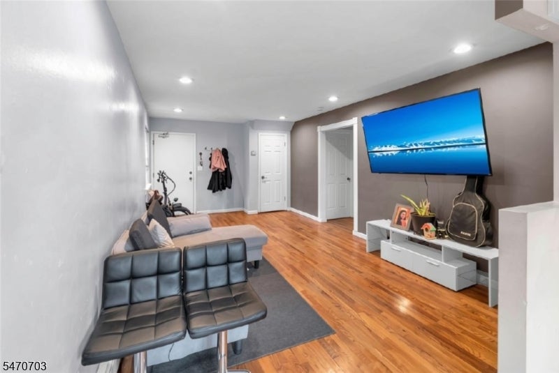 186 Terhune Ave C 20