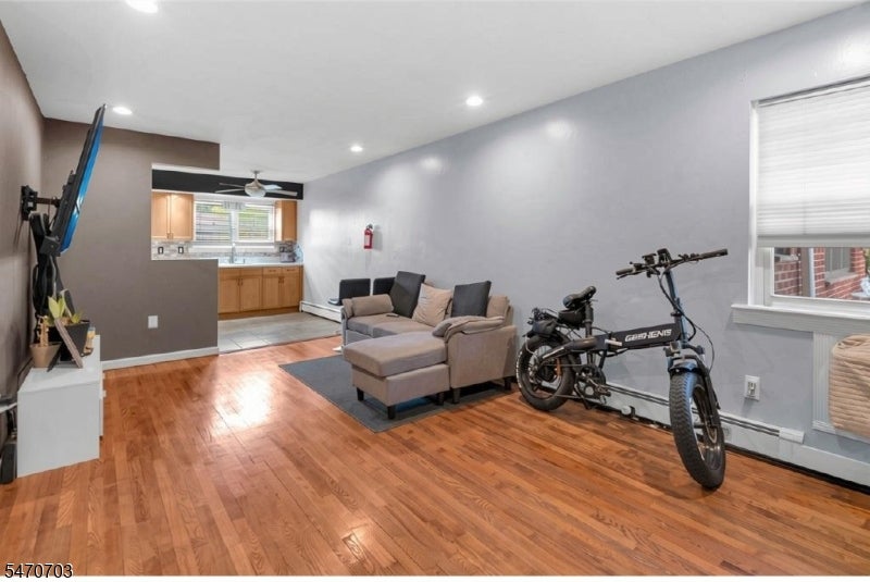186 Terhune Ave C 20