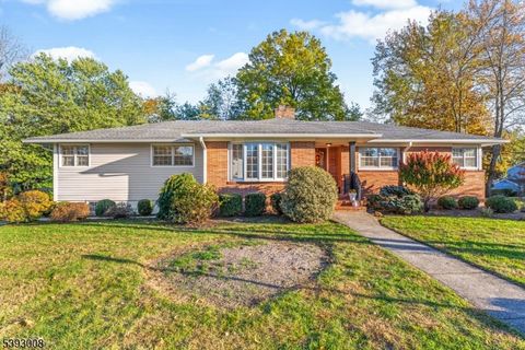 60 Richard Ave West Caldwell Twp. NJ 07006