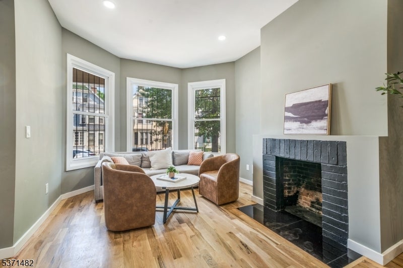 235 S 7th