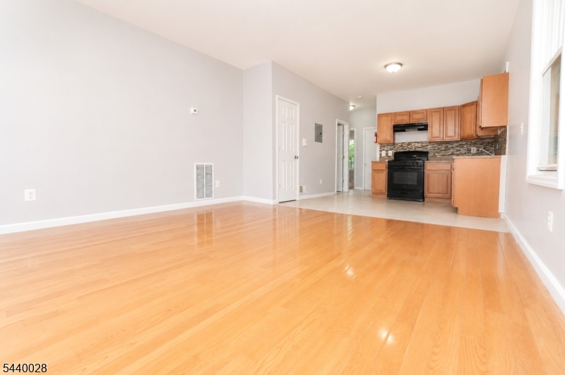 136 Dewey St