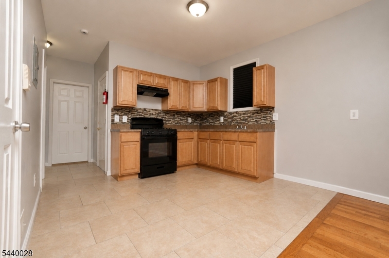 136 Dewey St