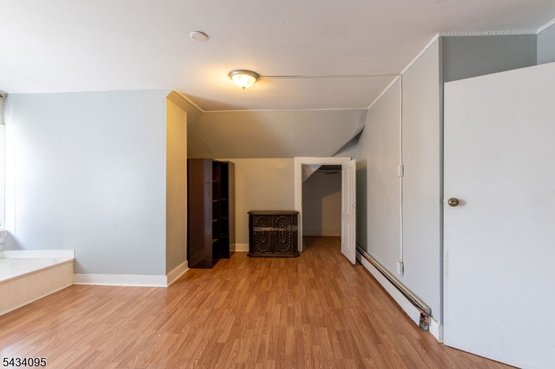 300 1St Ave