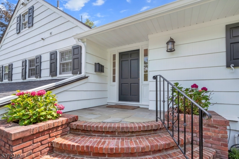 28 S Mountain Ave