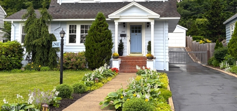 248 Grove St