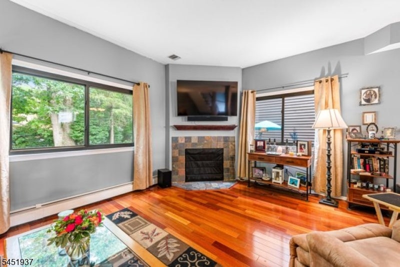 93 Frogtown Rd 93