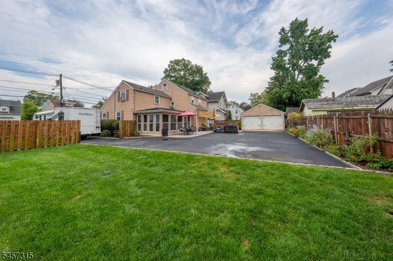 719 Locust St