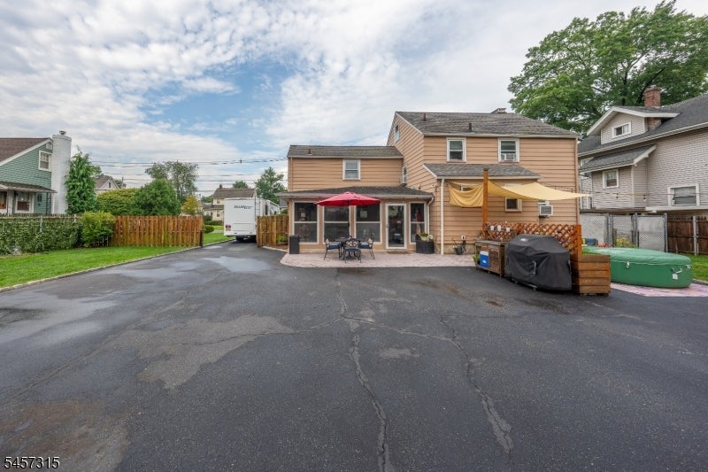 719 Locust St