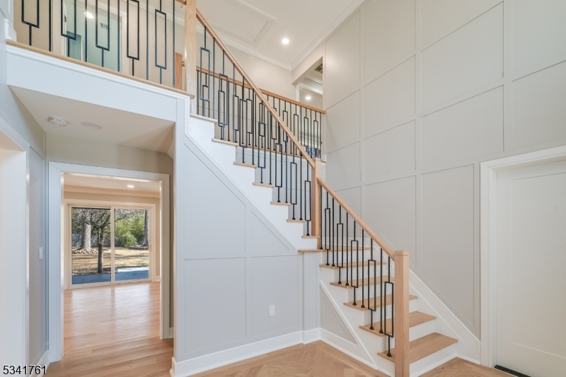 369 Walnut St