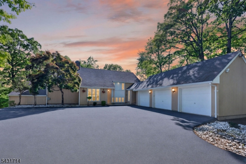1530 Mountain Top Rd