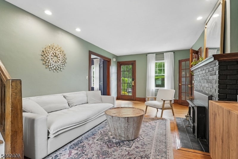 548 Hort St