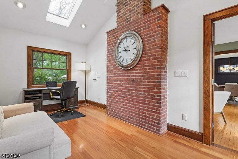 548 Hort St