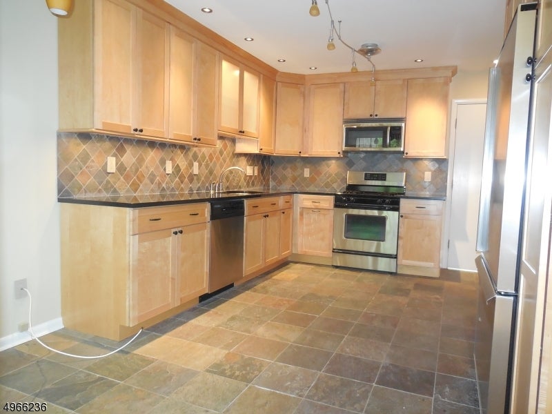 22 Windmill Dr