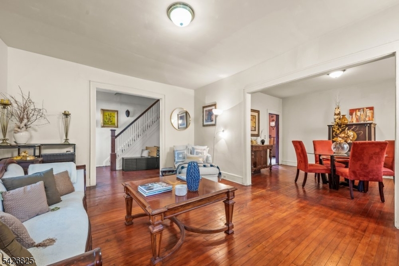 863 Pleasant Valley Way