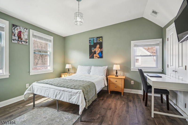 105 Ann St