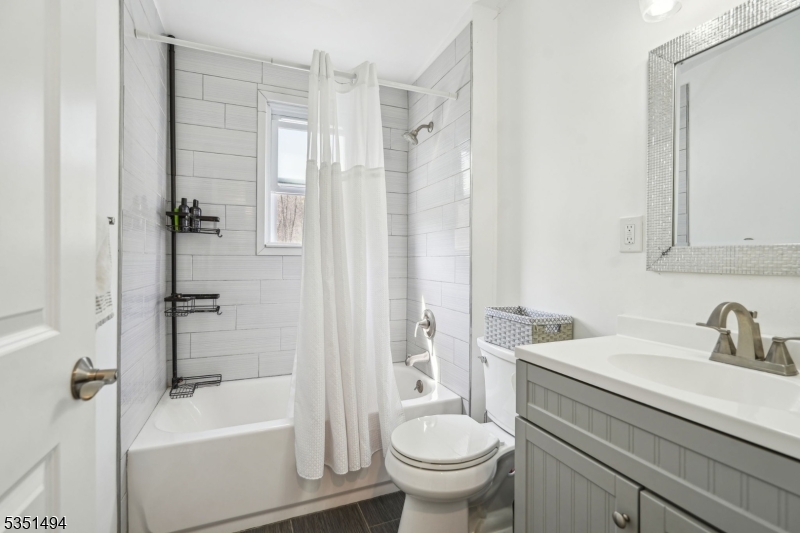 105 Ann St