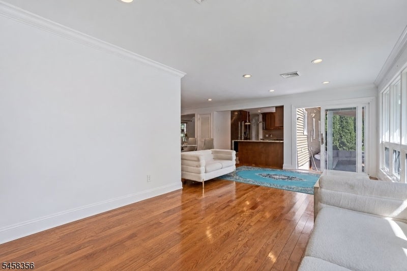 64 Spring Valley Rd