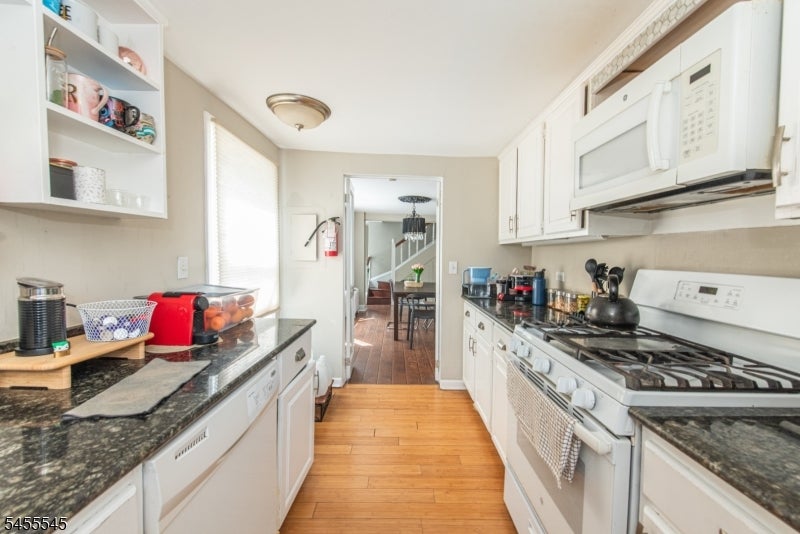 39 Midland Ave 2