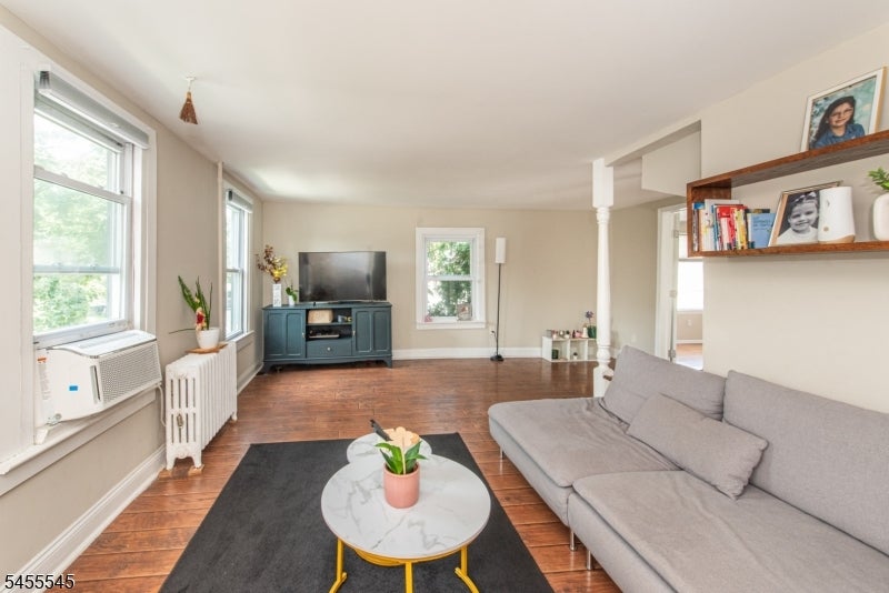39 Midland Ave 2