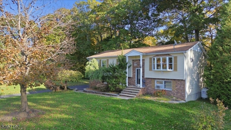 6 Saturn Ct