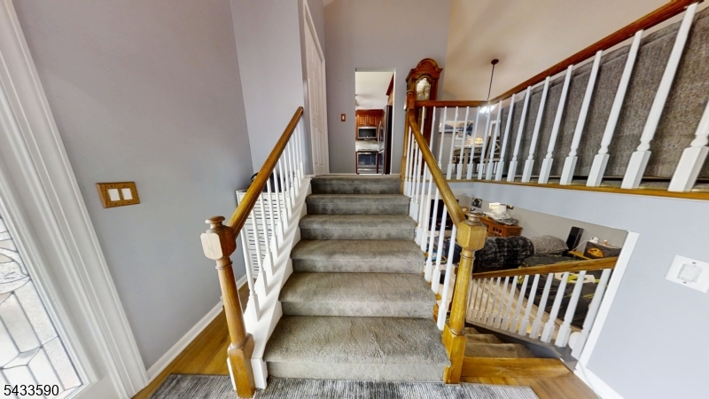 4 Meade Ct