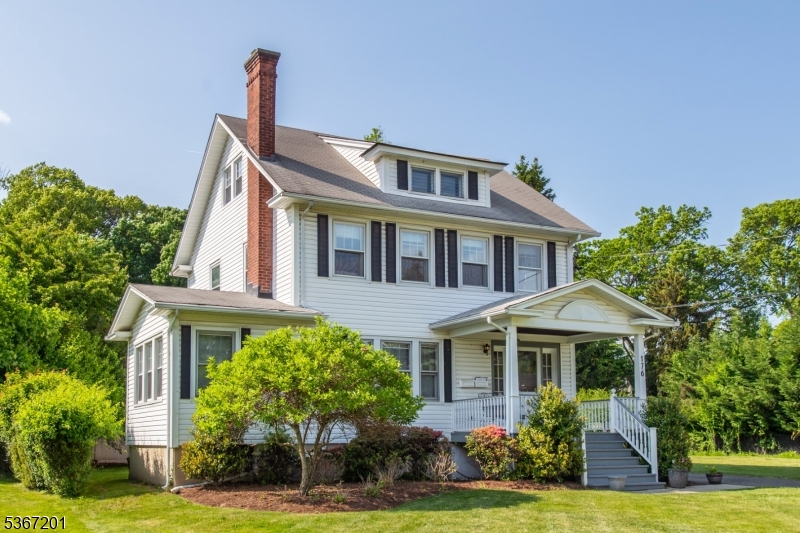176 Grove Ave