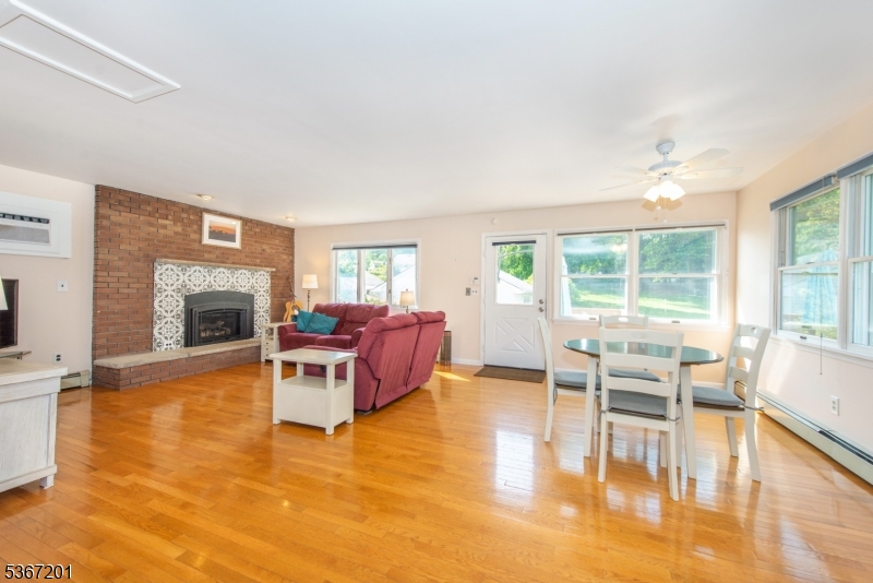 176 Grove Ave