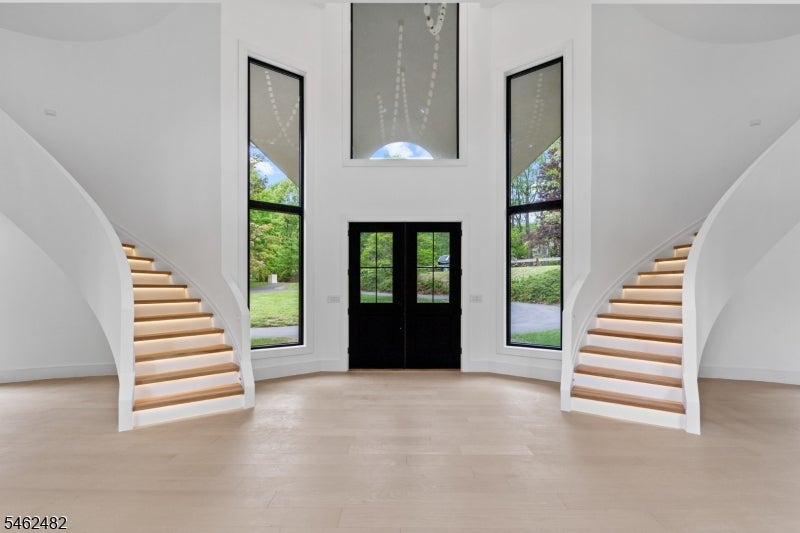 809 West Shore Drive