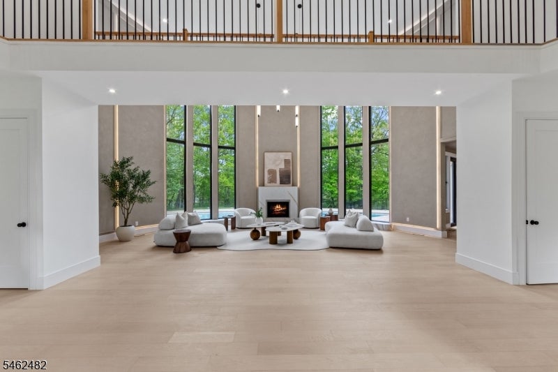 809 West Shore Drive