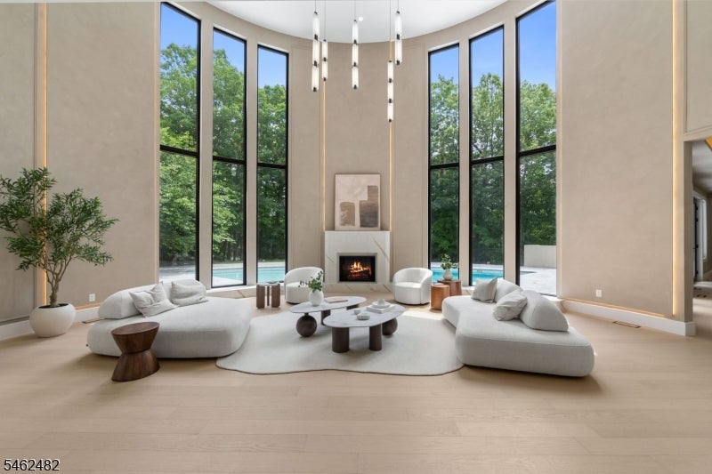 809 West Shore Drive