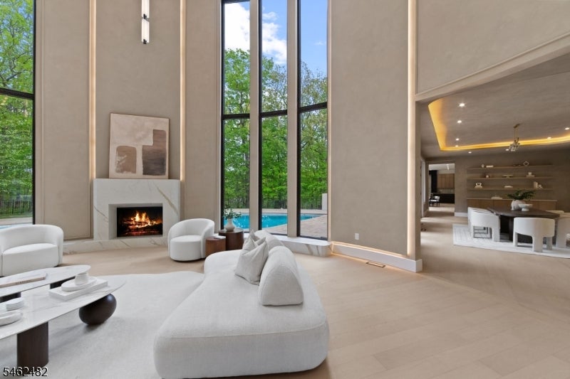 809 West Shore Drive