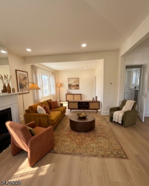 1580 Summit Ave 1