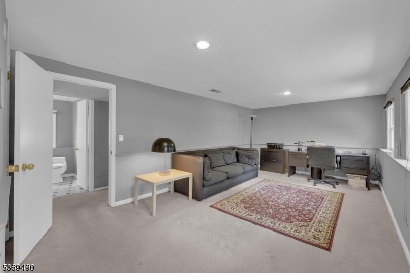 384 Van Emburgh Ave