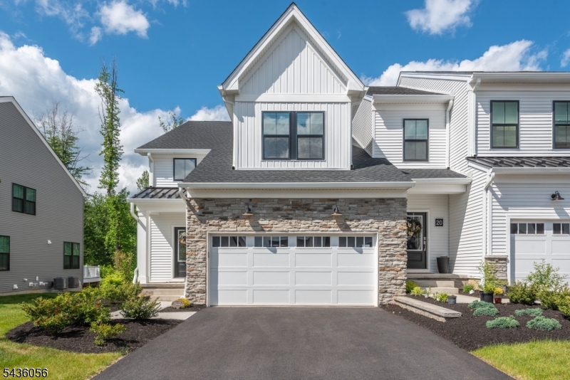 18 Flower Horn Blvd