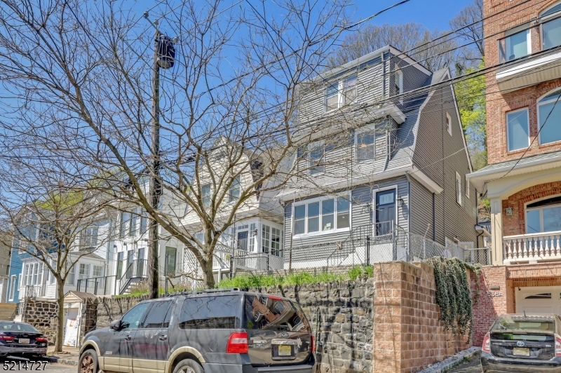 534 Undercliff Ave