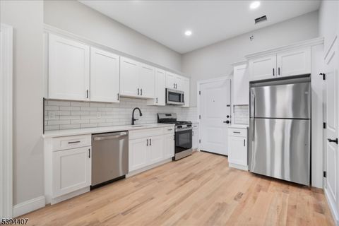 59 High St A Newton Town NJ 07860