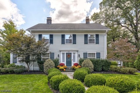 Photo of 714 Dixie Ln, Plainfield, NJ 07062 (MLS # 3994568)