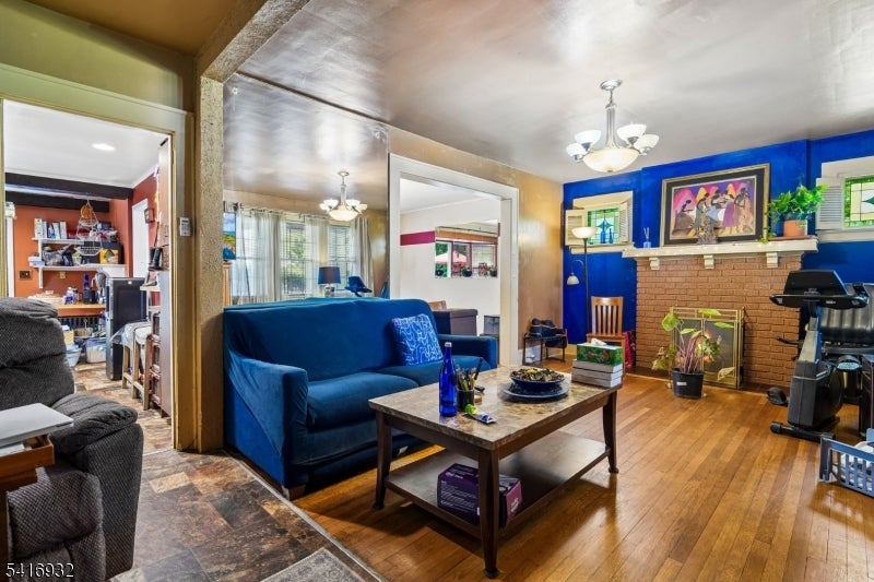 621 Springdale Ave