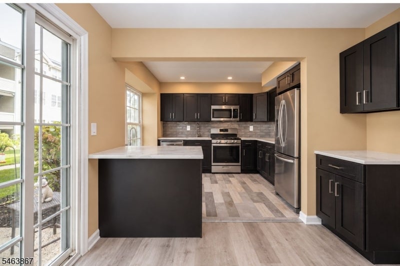 251 Broadmoor-6 6