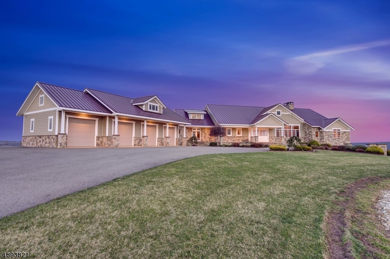 506 Mountain View Road W