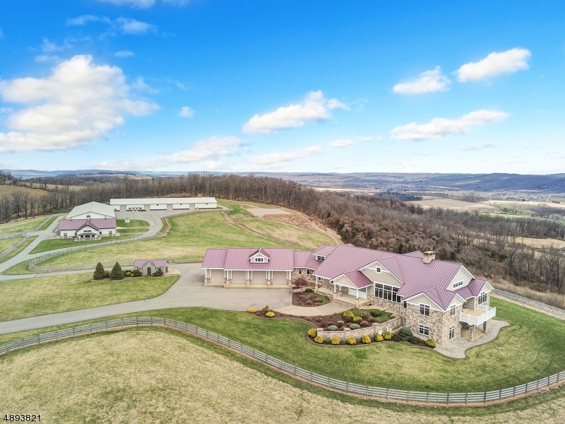 506 Mountain View Road W