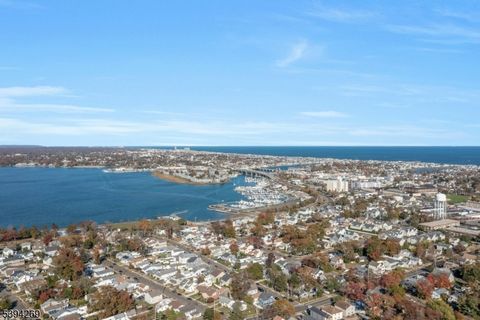 Photo of 1630 Oakwood Rd, Wall, NJ 07719 (MLS # 3995158)