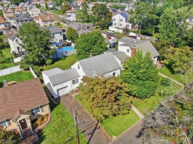 588 Quinton Ave
