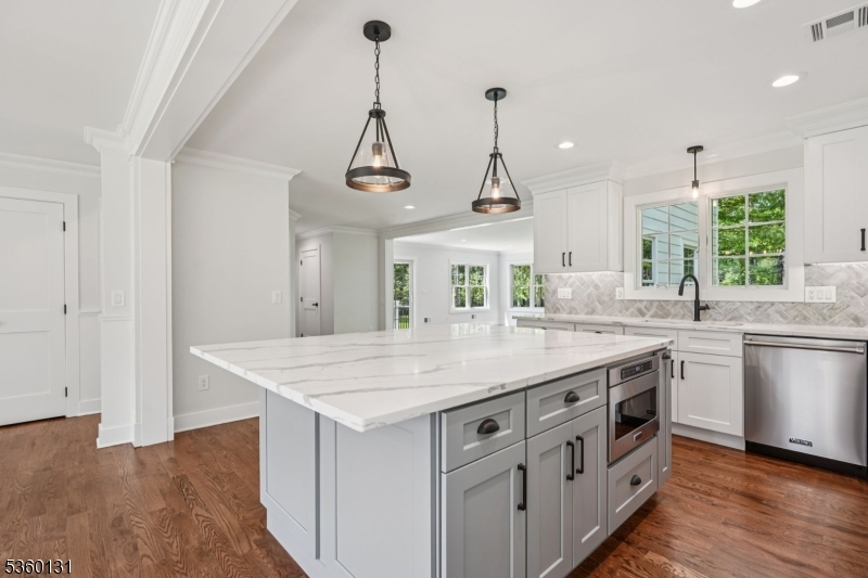 40 Sherbrooke Dr