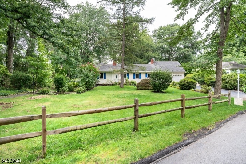 23 Cabot Ln