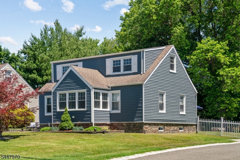 10 Dale Dr