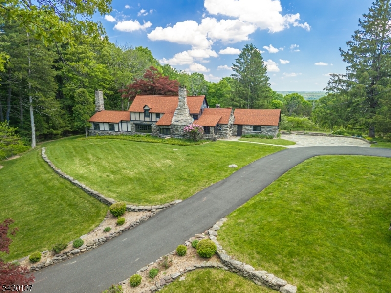 943-947 Middleville Rd